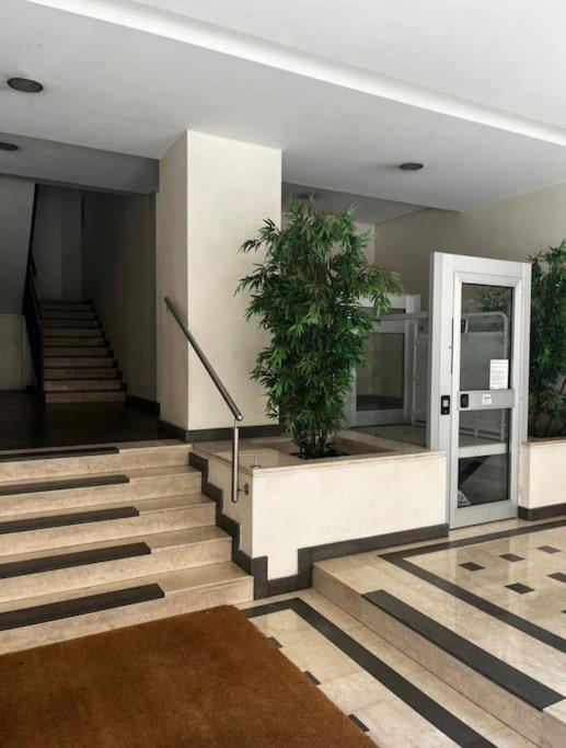 Suite 220 Bari Luaran gambar